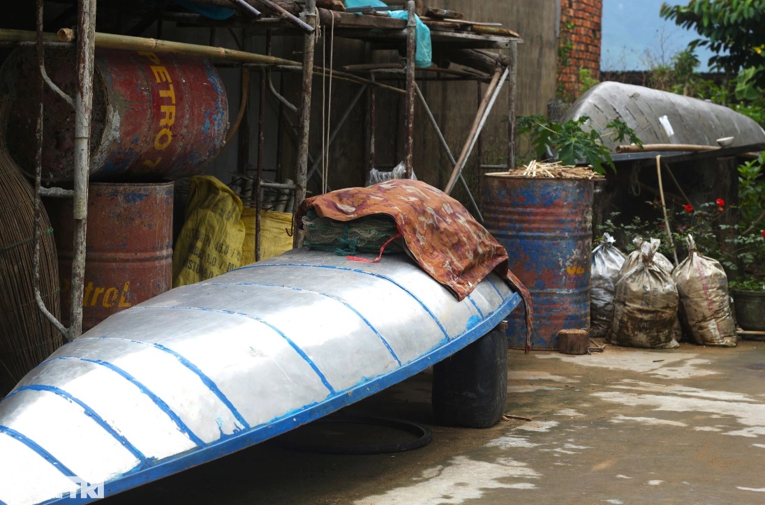 tIN 0104.jpg